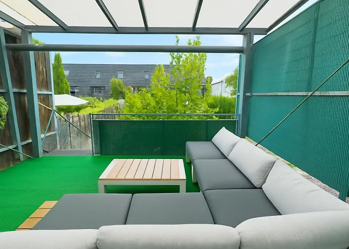 Luxury Modern Design Mit Terrasse 招待所 3*